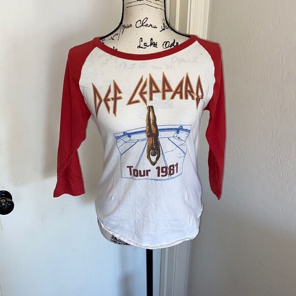 Def Leppard REPRODUCTION Graphic Raglan Shirt - Picture 1 of 8